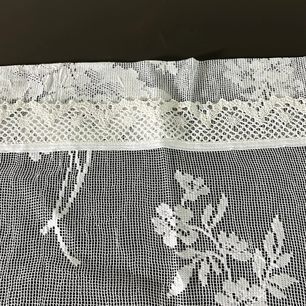 Heritage Lace table runner